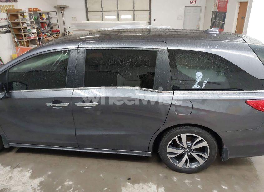 Photo 14 of 2021 Honda Odyssey TOURING (VIN 5FNRL6H86MB026038)