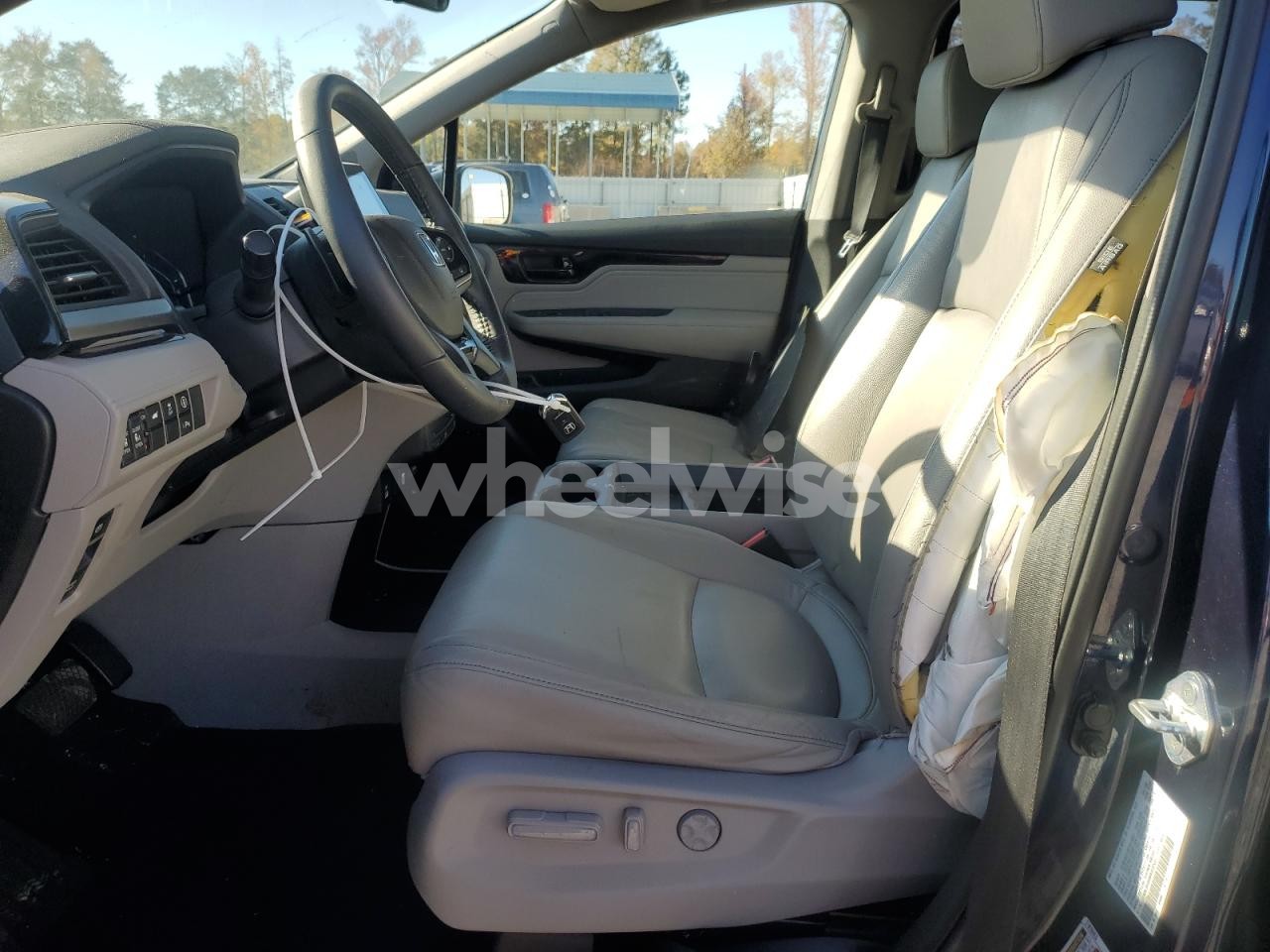 Photo 7 of 2021 HONDA ODYSSEY TOURING (VIN 5FNRL6H86MB028534)