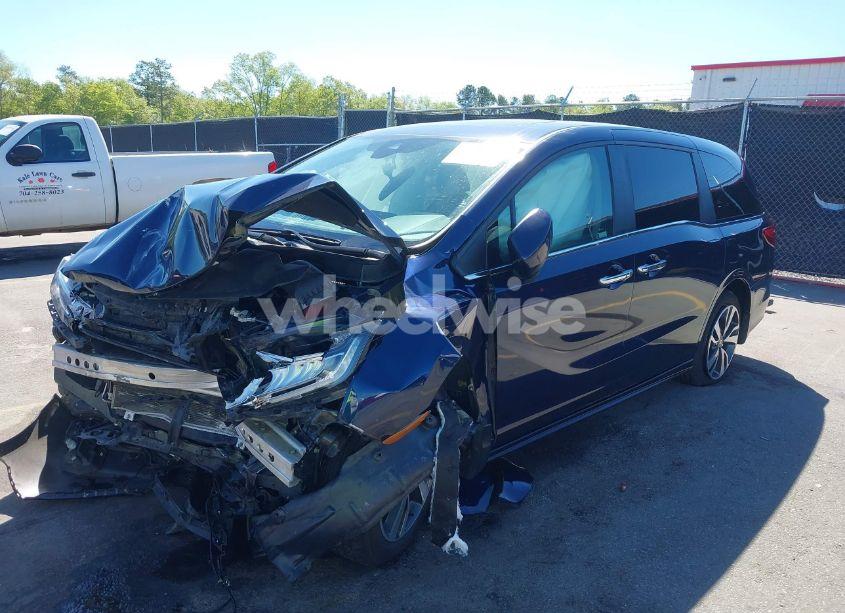 Photo 2 of 2022 Honda Odyssey TOURING (VIN 5FNRL6H86NB013615)