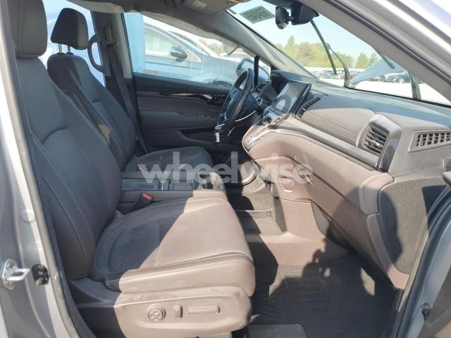 Photo 2 of 2024 HONDA ODYSSEY TOURING (VIN 5FNRL6H86RB014883)
