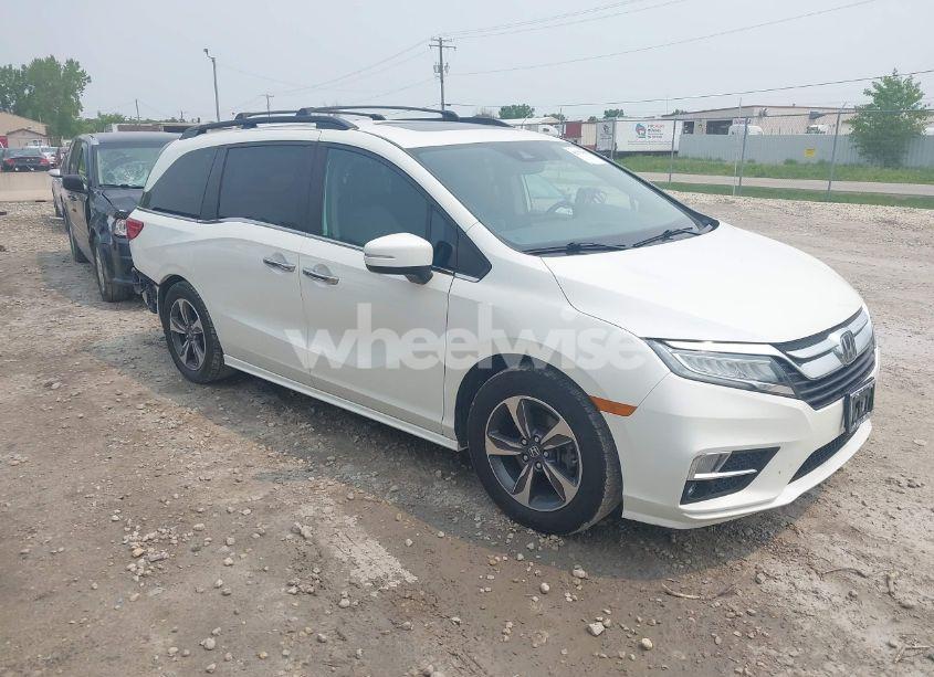 2018 Honda Odyssey TOURING (VIN 5FNRL6H87JB005100) main photo