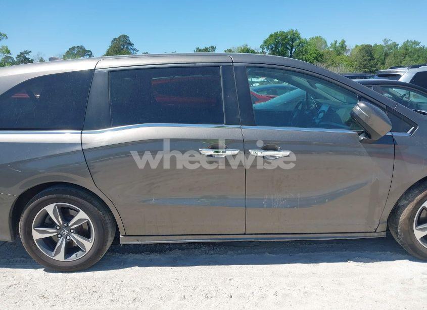 Photo 13 of 2020 Honda Odyssey TOURING (VIN 5FNRL6H87LB002202)