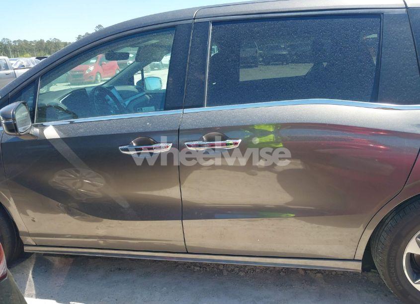 Photo 14 of 2020 Honda Odyssey TOURING (VIN 5FNRL6H87LB002202)