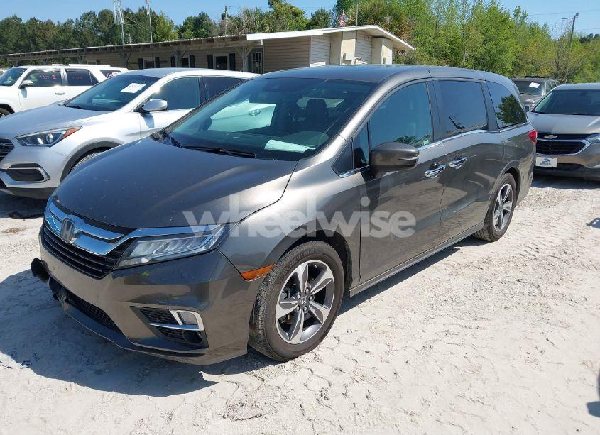 Photo 2 of 2020 Honda Odyssey TOURING (VIN 5FNRL6H87LB002202)
