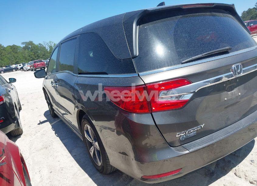 Photo 3 of 2020 Honda Odyssey TOURING (VIN 5FNRL6H87LB002202)