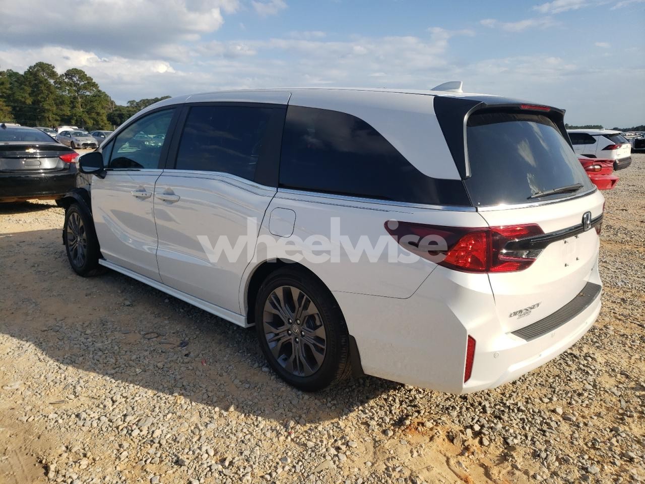 Photo 2 of 2025 HONDA ODYSSEY TOURING (VIN 5FNRL6H87SB050927)