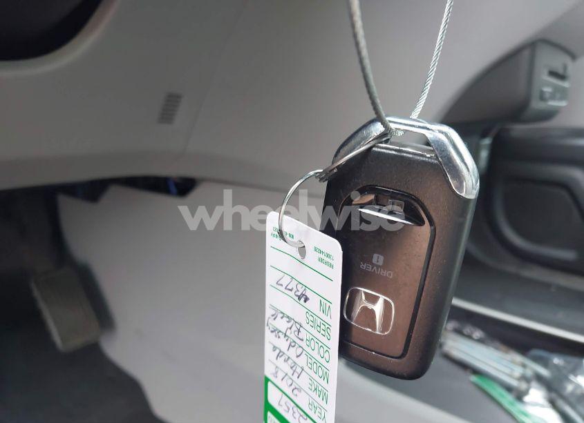 Photo 11 of 2018 Honda Odyssey TOURING (VIN 5FNRL6H88JB034377)