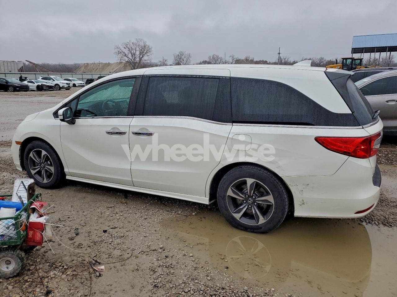 Photo 2 of 2018 HONDA ODYSSEY TOURING (VIN 5FNRL6H88JB053124)