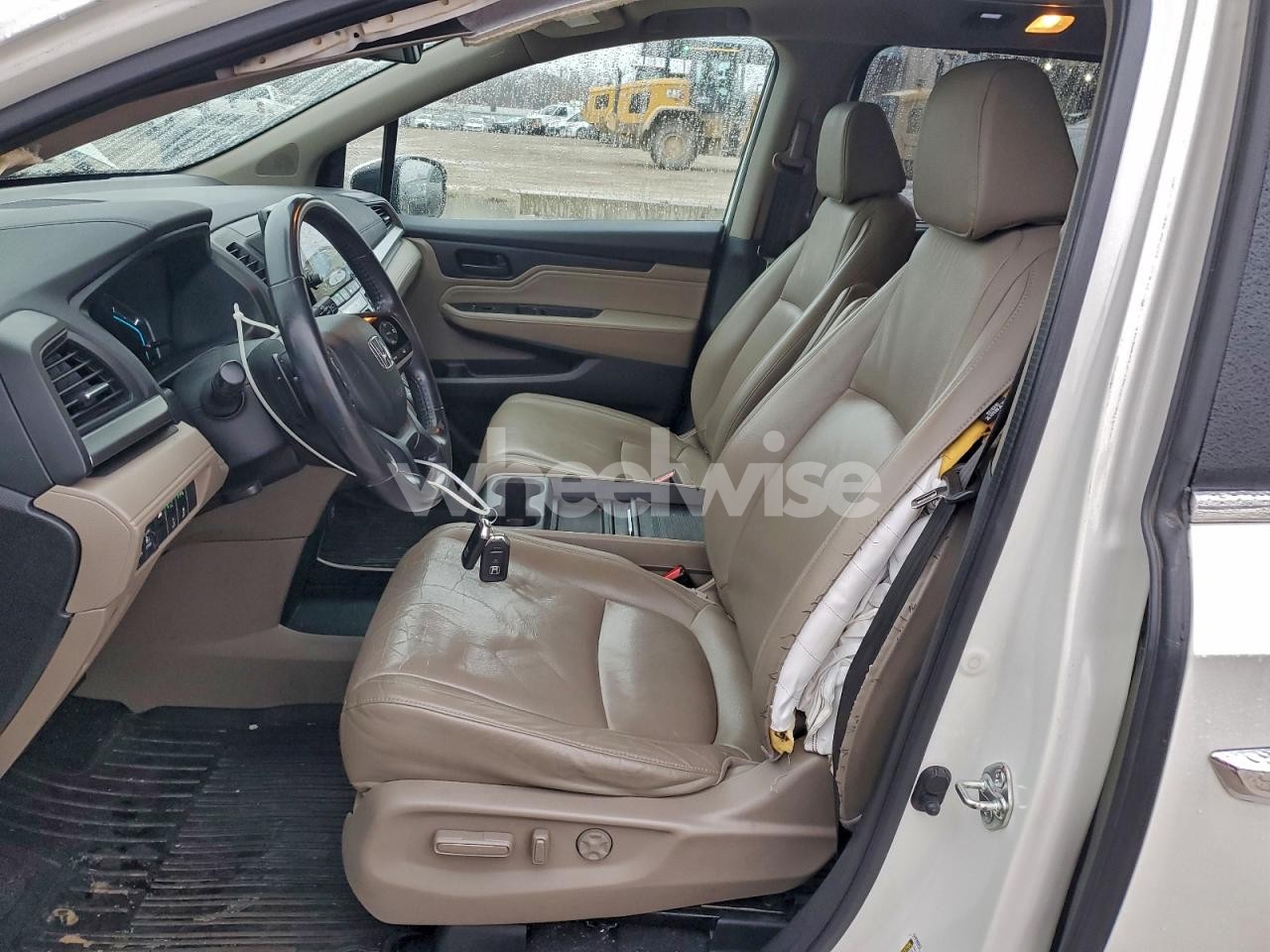 Photo 7 of 2018 HONDA ODYSSEY TOURING (VIN 5FNRL6H88JB053124)