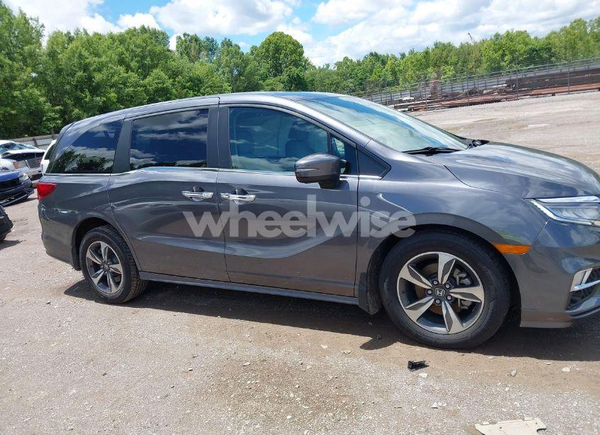 Photo 13 of 2020 Honda Odyssey TOURING (VIN 5FNRL6H88LB006307)