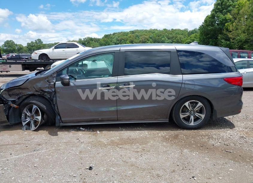 Photo 14 of 2020 Honda Odyssey TOURING (VIN 5FNRL6H88LB006307)