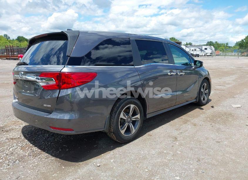 Photo 4 of 2020 Honda Odyssey TOURING (VIN 5FNRL6H88LB006307)