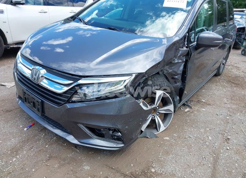 Photo 6 of 2020 Honda Odyssey TOURING (VIN 5FNRL6H88LB006307)