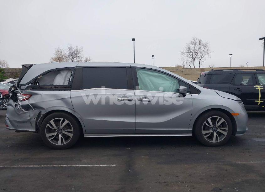 Photo 13 of 2021 Honda Odyssey TOURING (VIN 5FNRL6H88MB000217)