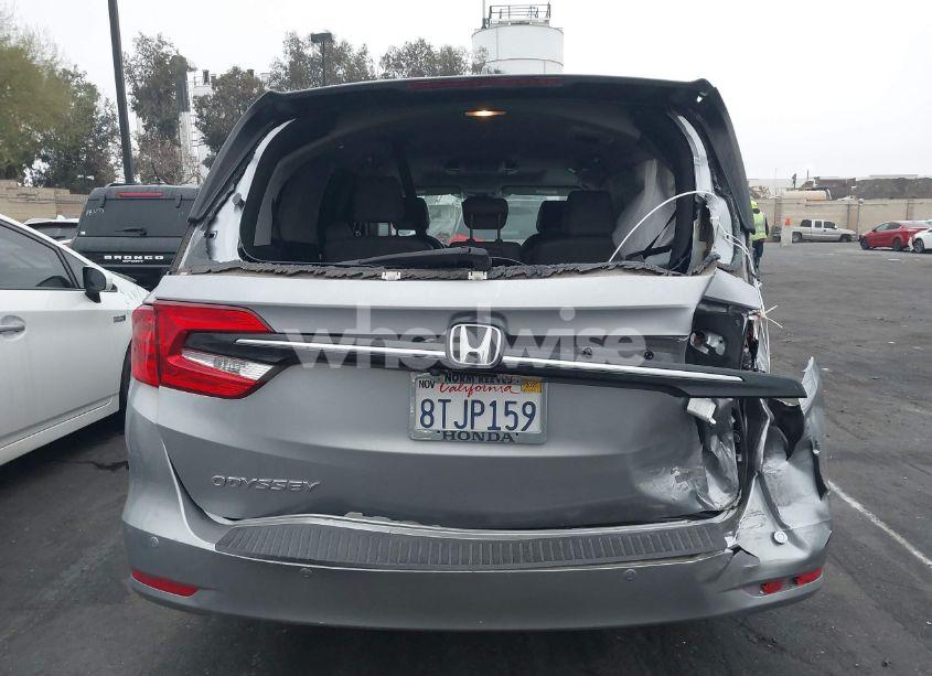 Photo 16 of 2021 Honda Odyssey TOURING (VIN 5FNRL6H88MB000217)