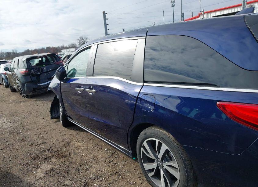 Photo 13 of 2024 Honda Odyssey TOURING (VIN 5FNRL6H88RB026758)
