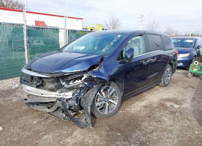 Photo 2 of 2024 Honda Odyssey TOURING (VIN 5FNRL6H88RB026758)