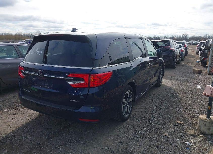 Photo 4 of 2024 Honda Odyssey TOURING (VIN 5FNRL6H88RB026758)