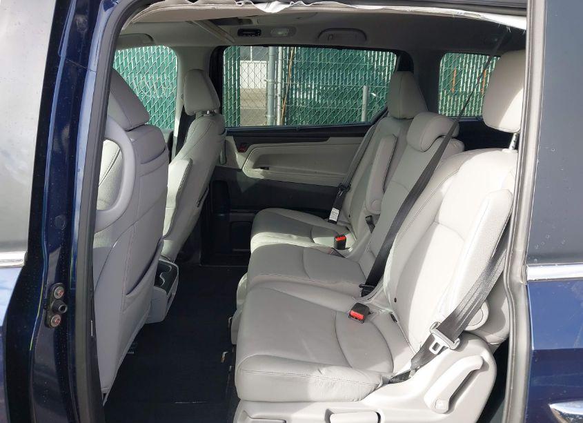 Photo 8 of 2024 Honda Odyssey TOURING (VIN 5FNRL6H88RB026758)