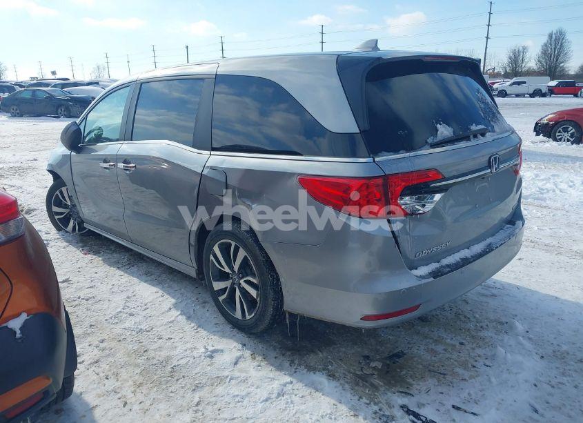 Photo 3 of 2024 Honda Odyssey TOURING (VIN 5FNRL6H88RB026792)