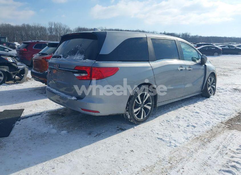 Photo 4 of 2024 Honda Odyssey TOURING (VIN 5FNRL6H88RB026792)