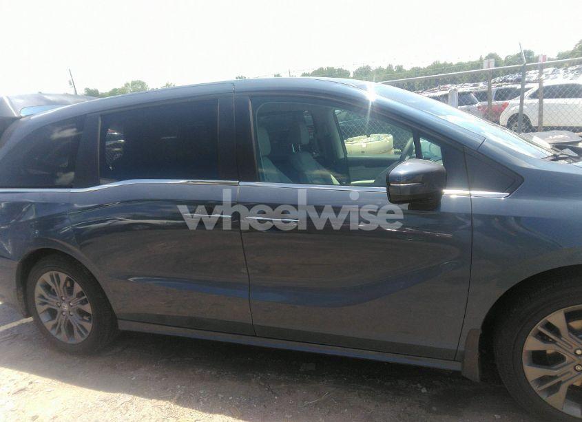 Photo 13 of 2025 Honda Odyssey TOURING (VIN 5FNRL6H88SB046708)