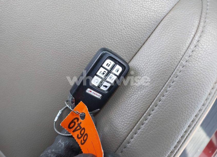 Photo 11 of 2018 Honda Odyssey TOURING (VIN 5FNRL6H8XJB000652)