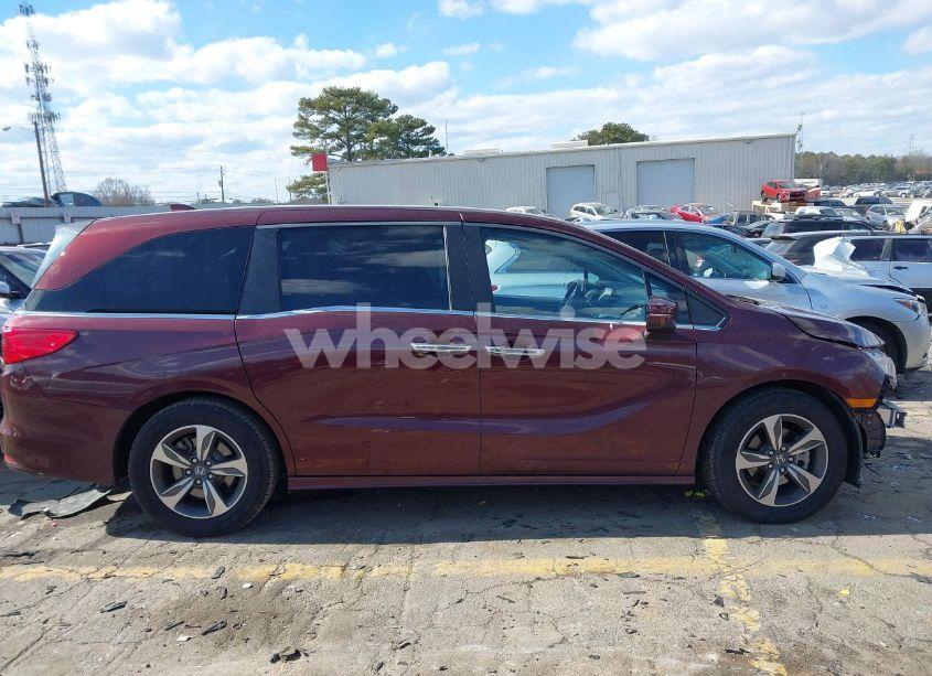 Photo 14 of 2018 Honda Odyssey TOURING (VIN 5FNRL6H8XJB000652)