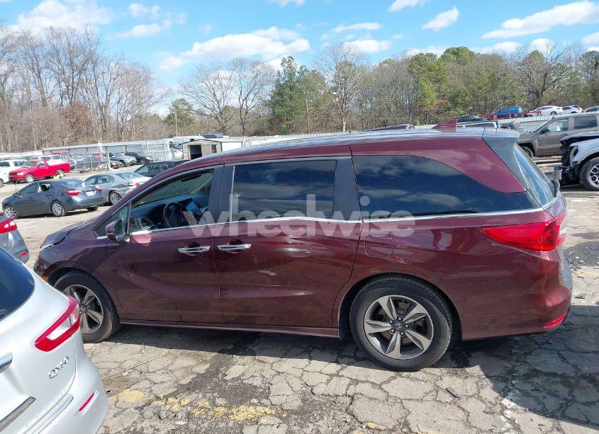 Photo 15 of 2018 Honda Odyssey TOURING (VIN 5FNRL6H8XJB000652)