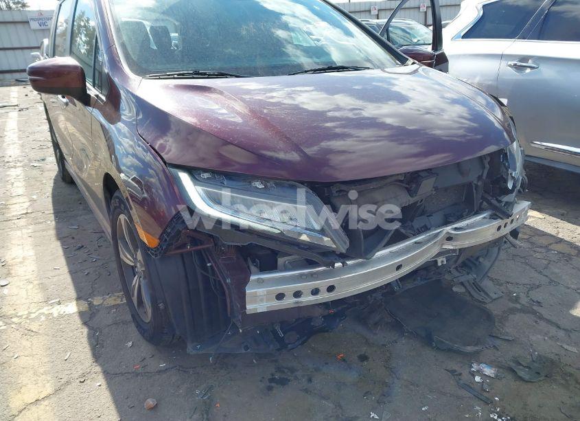 Photo 6 of 2018 Honda Odyssey TOURING (VIN 5FNRL6H8XJB000652)