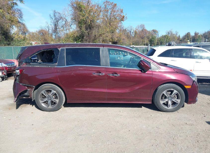 Photo 13 of 2018 Honda Odyssey TOURING (VIN 5FNRL6H8XJB010274)
