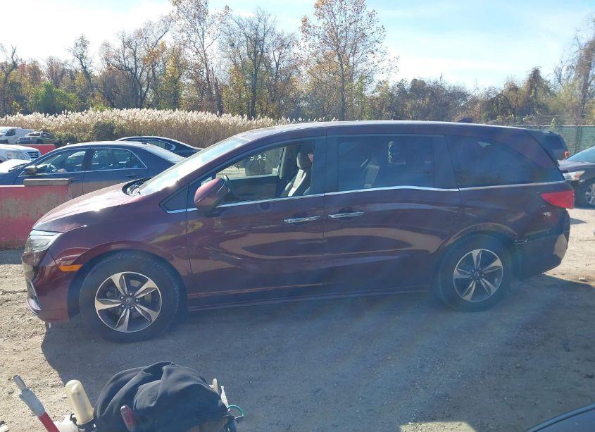 Photo 14 of 2018 Honda Odyssey TOURING (VIN 5FNRL6H8XJB010274)
