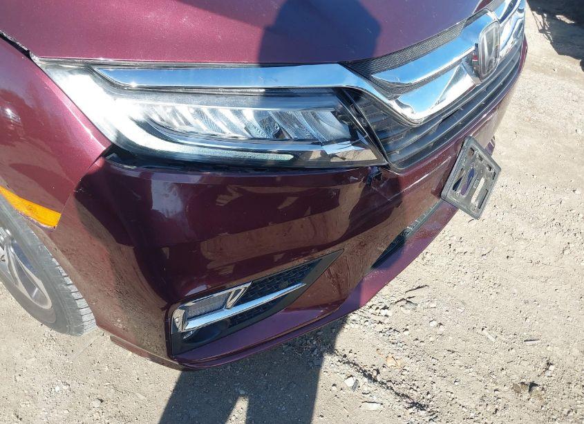 Photo 6 of 2018 Honda Odyssey TOURING (VIN 5FNRL6H8XJB010274)