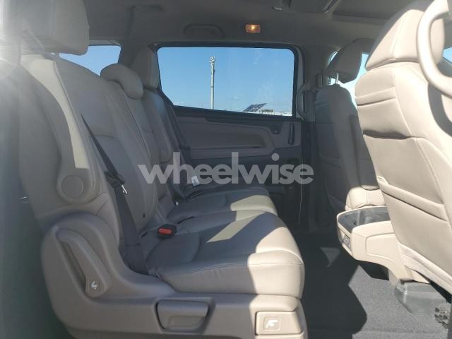 Photo 14 of 2018 HONDA ODYSSEY TOURING (VIN 5FNRL6H8XJB051844)