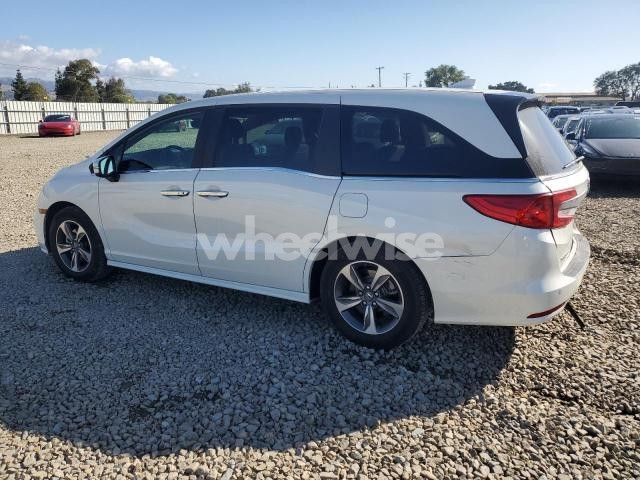 Photo 2 of 2018 HONDA ODYSSEY TOURING (VIN 5FNRL6H8XJB051844)