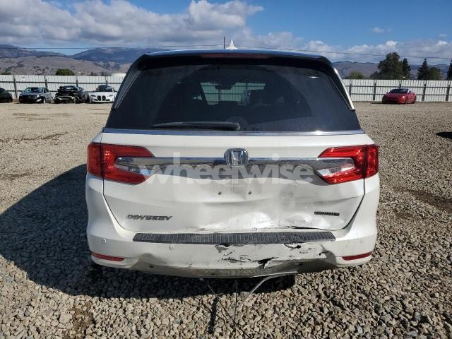 Photo 6 of 2018 HONDA ODYSSEY TOURING (VIN 5FNRL6H8XJB051844)