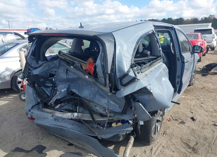 Photo 6 of 2023 Honda Odyssey TOURING (VIN 5FNRL6H8XPB019694)