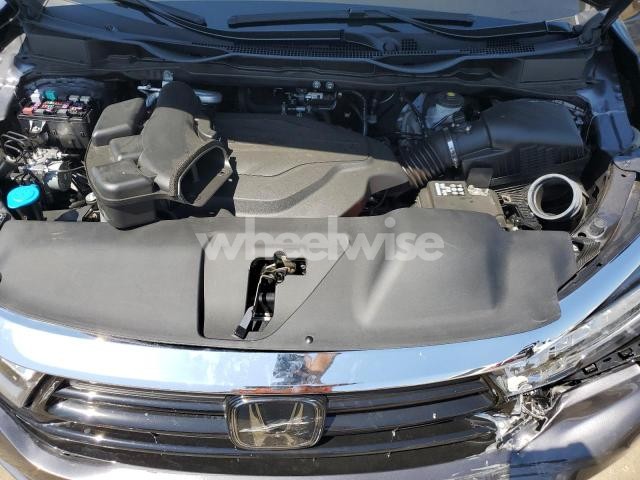 Photo 4 of 2024 HONDA ODYSSEY TOURING (VIN 5FNRL6H8XRB021352)
