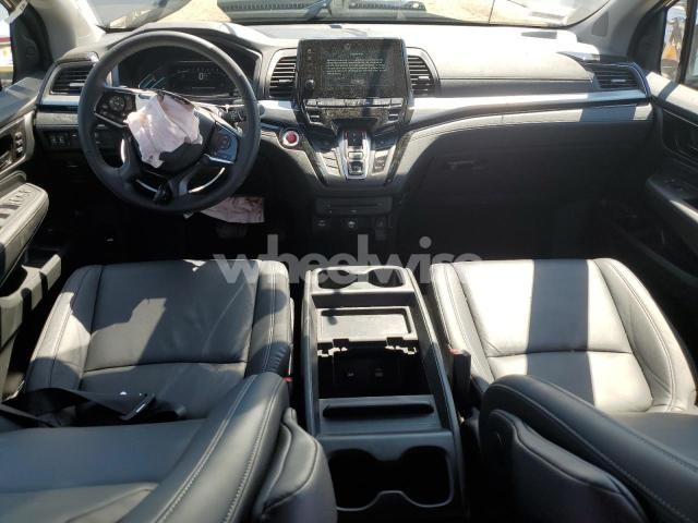 Photo 7 of 2024 HONDA ODYSSEY TOURING (VIN 5FNRL6H8XRB021352)