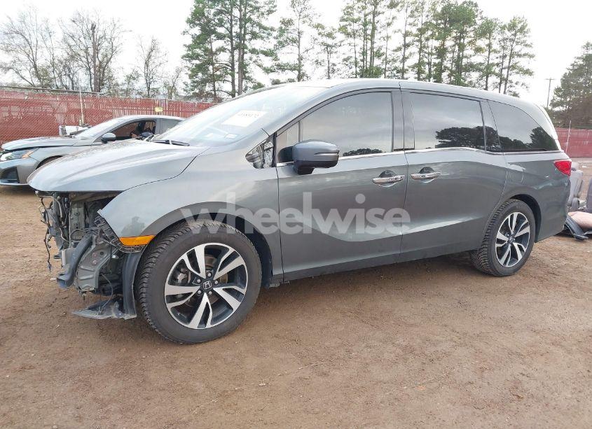 Photo 2 of 2018 Honda Odyssey ELITE (VIN 5FNRL6H90JB044023)