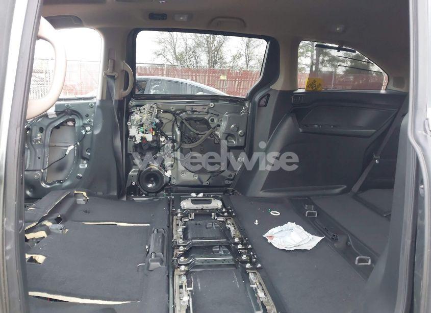 Photo 8 of 2018 Honda Odyssey ELITE (VIN 5FNRL6H90JB044023)