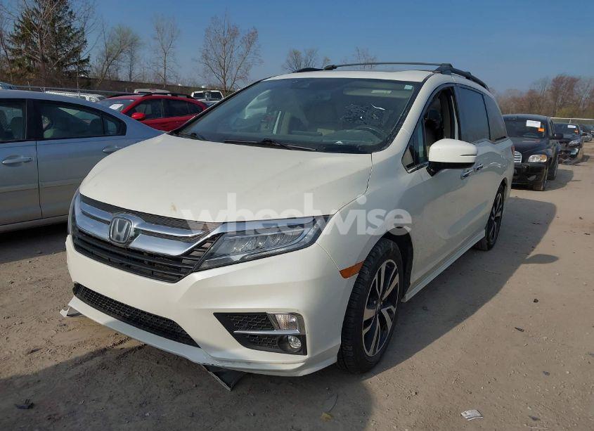 Photo 2 of 2019 Honda Odyssey ELITE (VIN 5FNRL6H90KB019835)