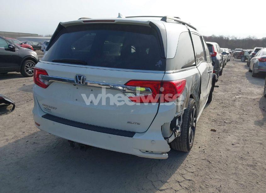 Photo 4 of 2019 Honda Odyssey ELITE (VIN 5FNRL6H90KB019835)