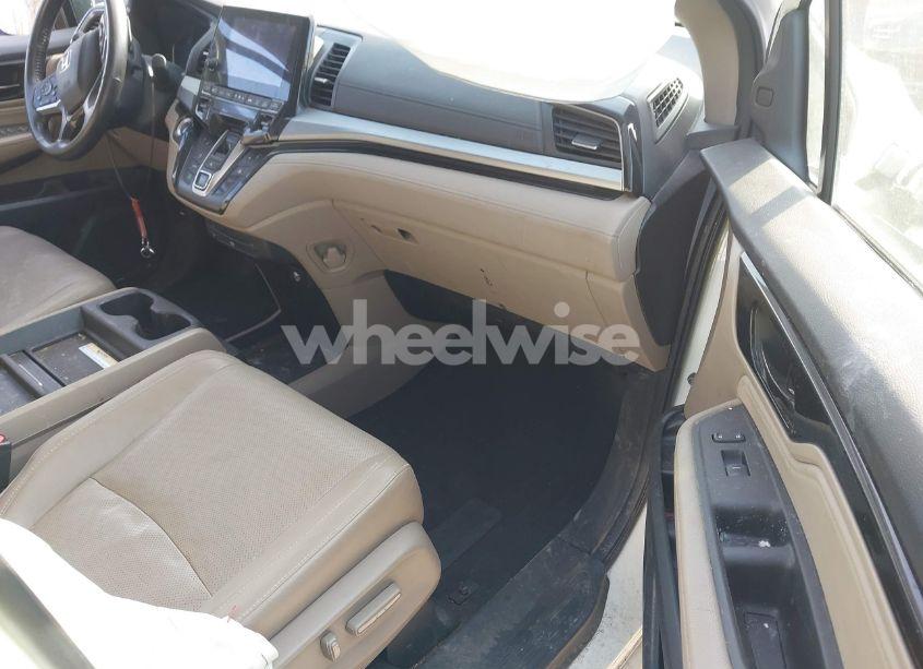 Photo 5 of 2019 Honda Odyssey ELITE (VIN 5FNRL6H90KB019835)