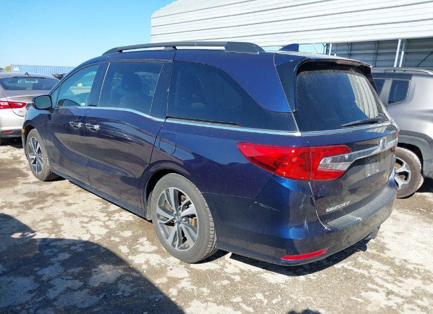 Photo 3 of 2019 Honda Odyssey ELITE (VIN 5FNRL6H90KB094681)