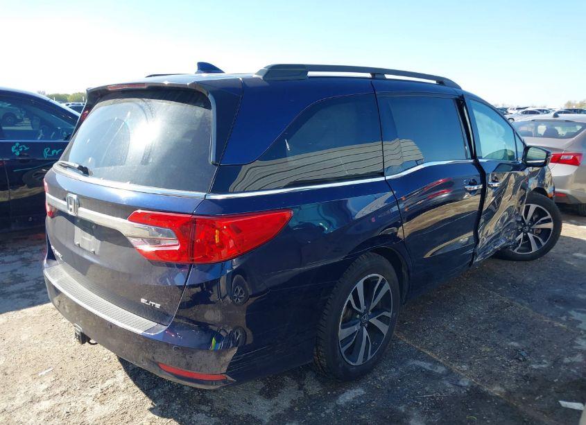 Photo 4 of 2019 Honda Odyssey ELITE (VIN 5FNRL6H90KB094681)