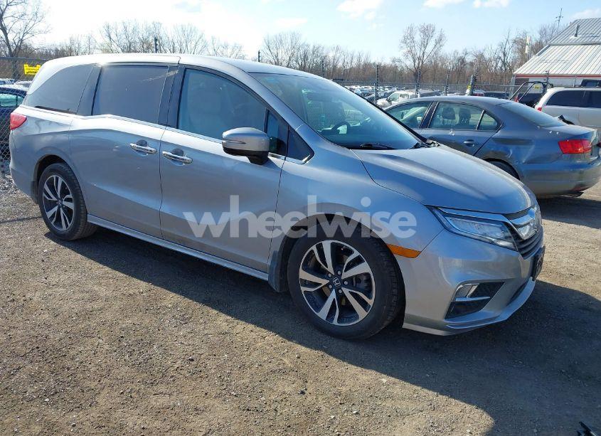2018 Honda Odyssey ELITE (VIN 5FNRL6H91JB070355) main photo