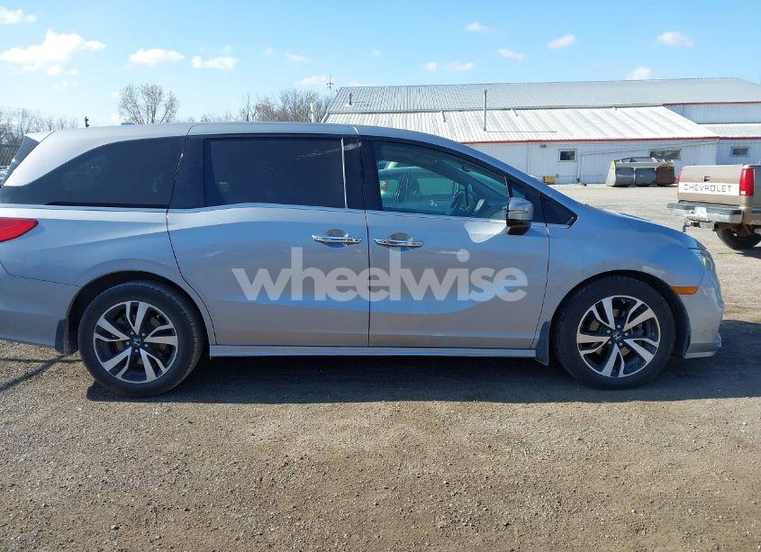 Photo 14 of 2018 Honda Odyssey ELITE (VIN 5FNRL6H91JB070355)