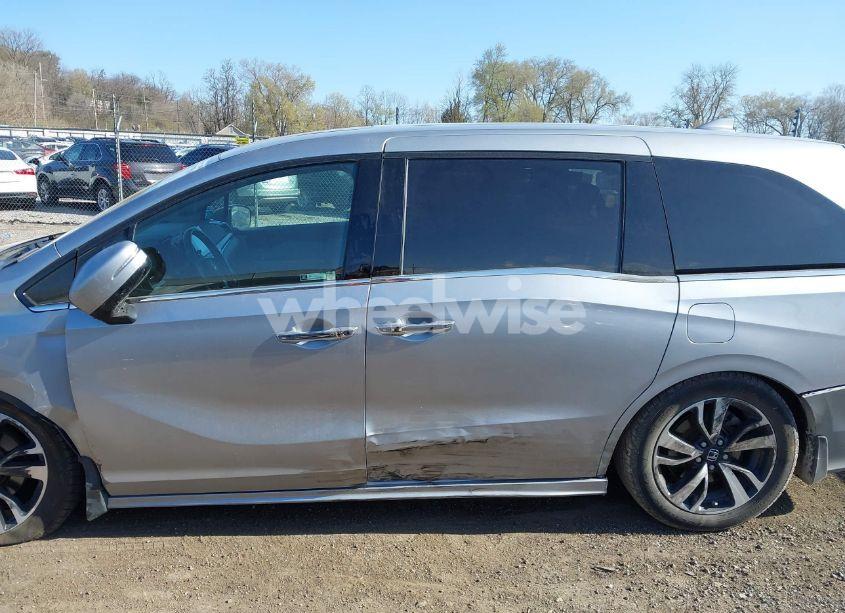Photo 15 of 2018 Honda Odyssey ELITE (VIN 5FNRL6H91JB070355)