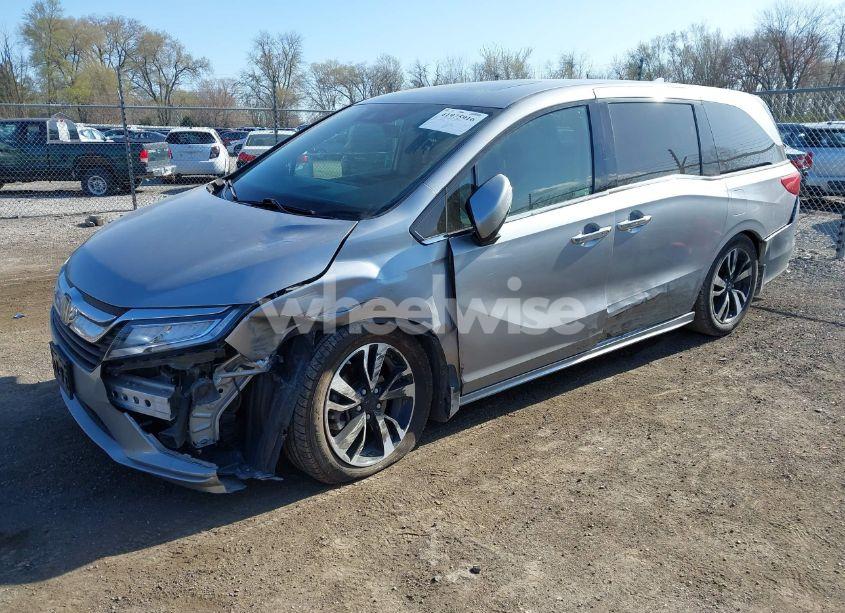 Photo 2 of 2018 Honda Odyssey ELITE (VIN 5FNRL6H91JB070355)